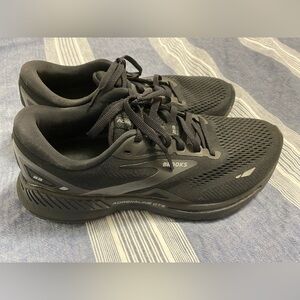 Brooks Adrenaline GTS 23 8.5
